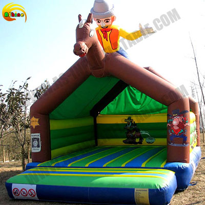 Strong inflatable castle with cover for promotion Publicity