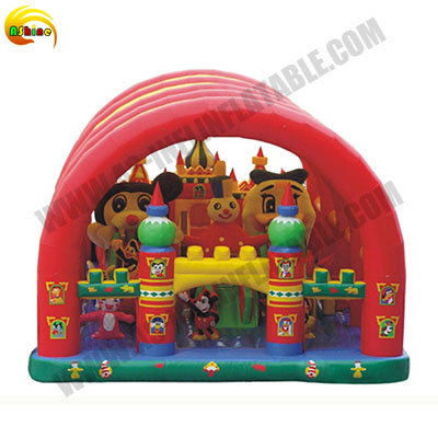 Strong inflatable castle with cover for promotion Publicity